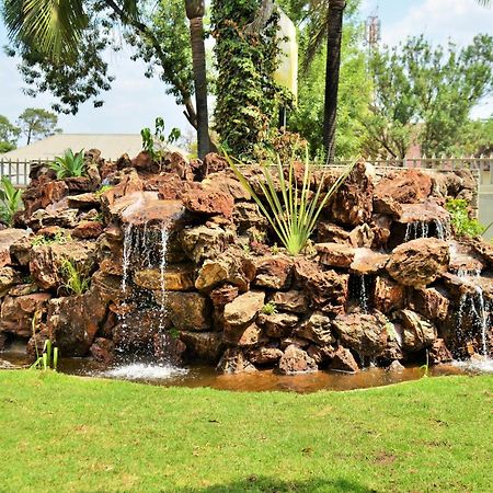 Cresta Oasis Hotel Harare Zewnętrze zdjęcie