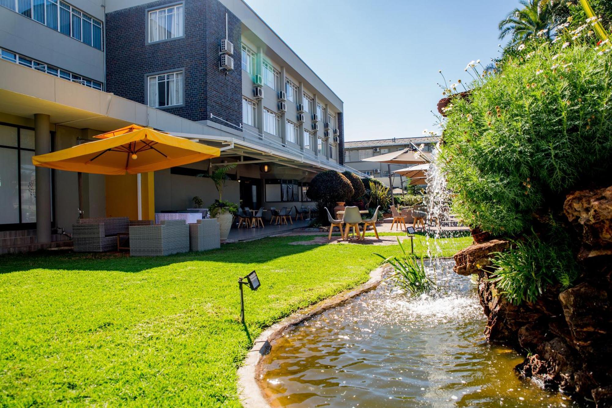 Cresta Oasis Hotel Harare Zewnętrze zdjęcie