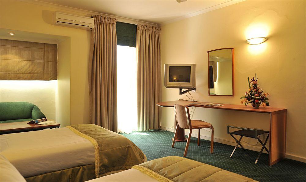 Cresta Oasis Hotel Harare Zewnętrze zdjęcie